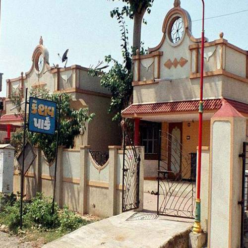 Kesav Park Row House